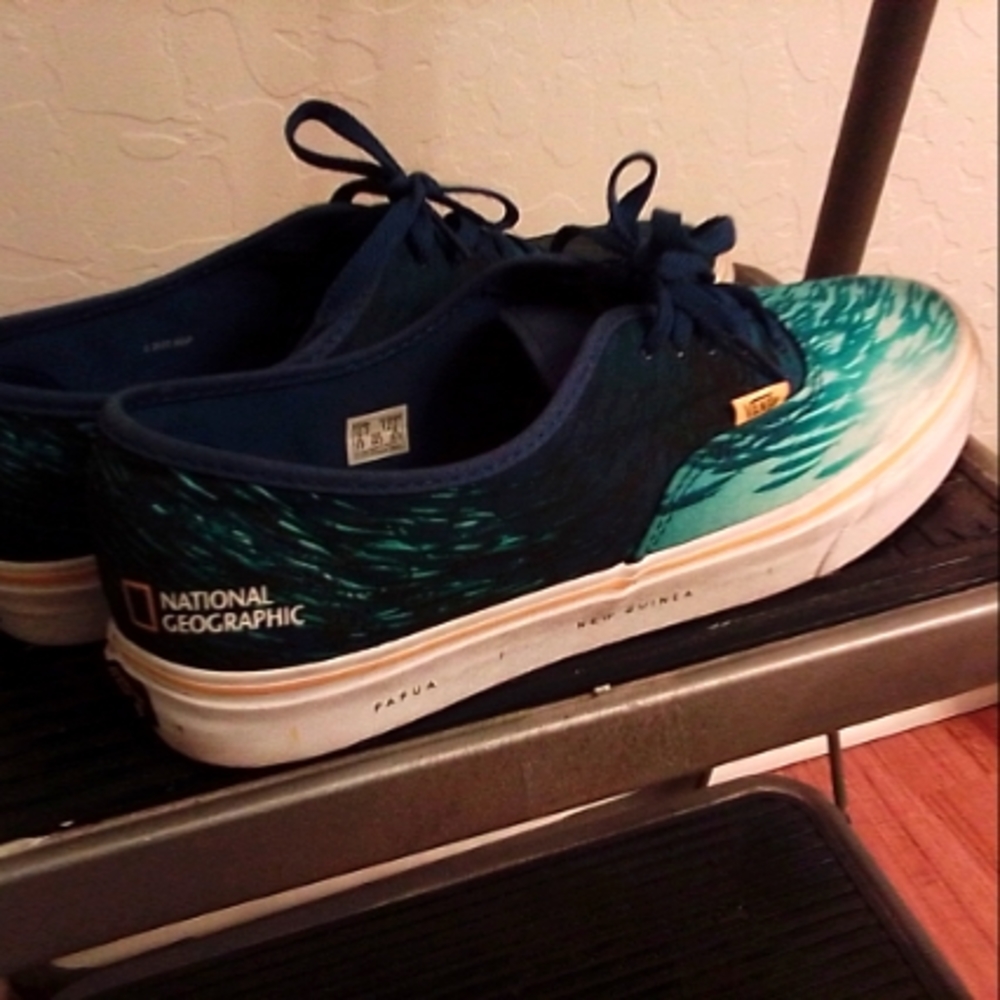 NWoT VANS. NAT GEO. SZ 10.5